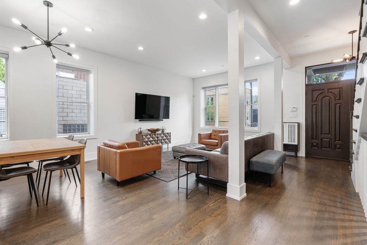 2312 W Charleston Street, Chicago, IL 60647