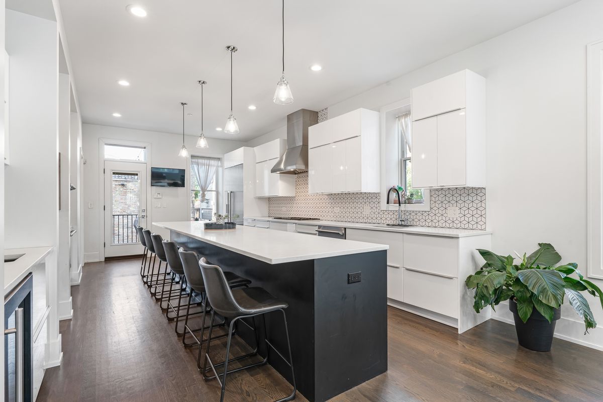 2312 W Charleston Street, Chicago, IL 60647
