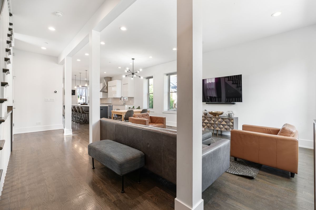 2312 W Charleston Street, Chicago, IL 60647