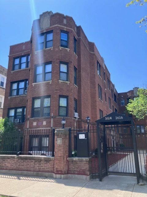 1614 Harding Avenue, Chicago, IL 60647