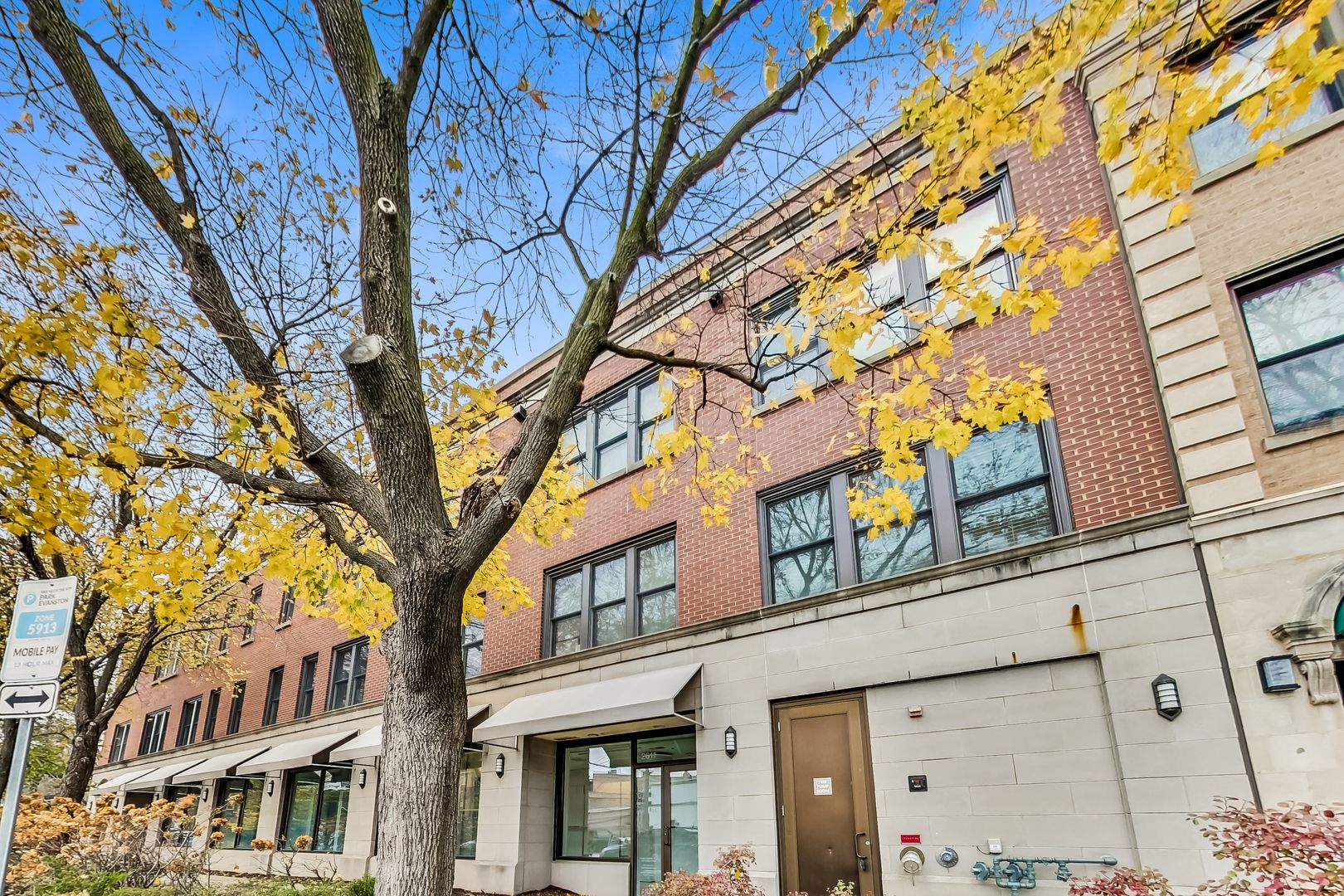 2611 Prairie Avenue — Evanston, IL 60201