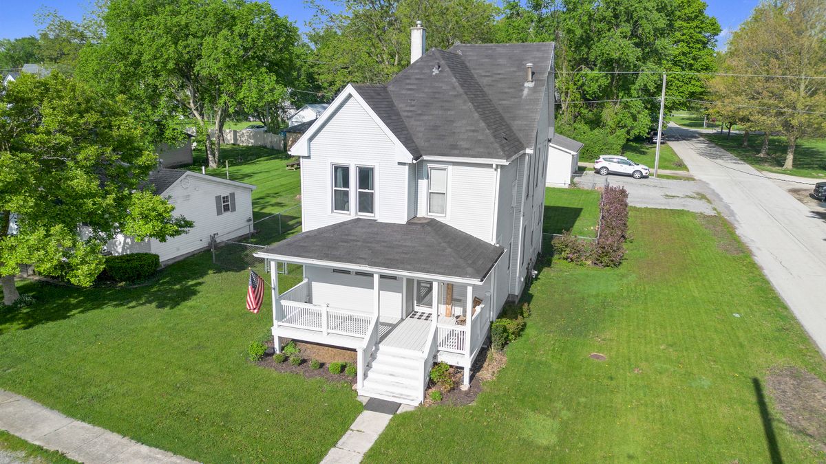 211 Maple Street, Grant Park, IL 60940