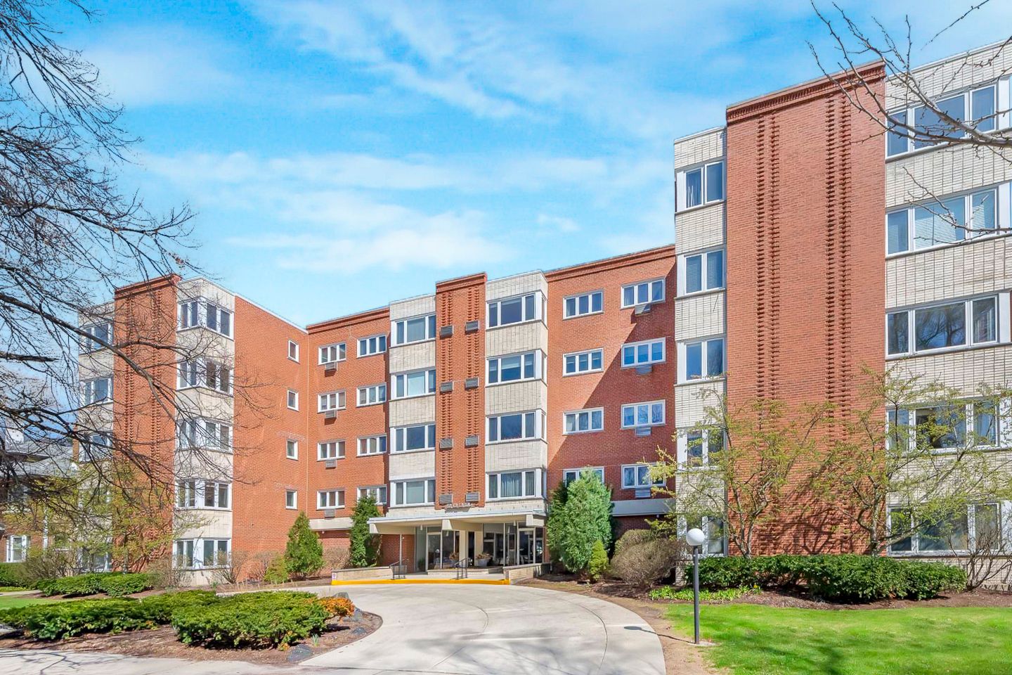 2033 Sherman Avenue #507 — Evanston, IL 60201