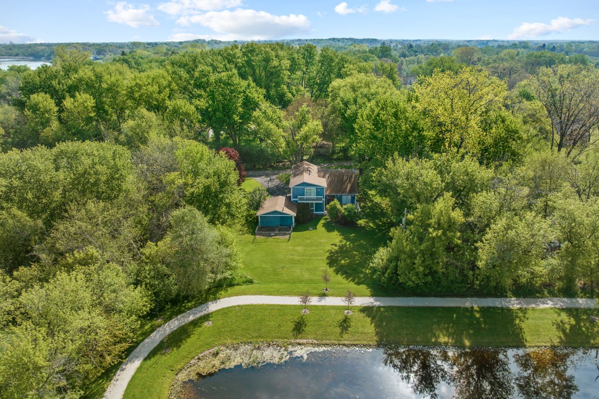26830 N Huston Avenue, Wauconda, IL 60084