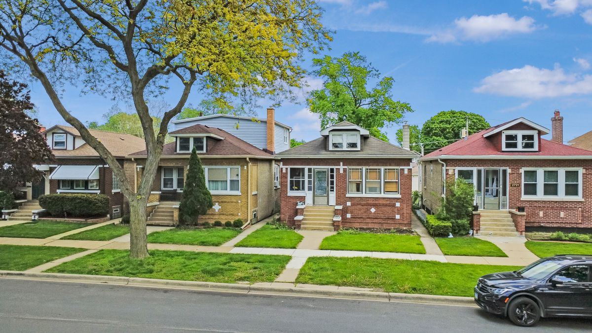 2719 Euclid Avenue, Berwyn, IL 60402