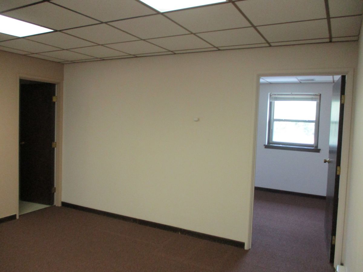 3510 Hobson Road, Woodridge, IL 60517