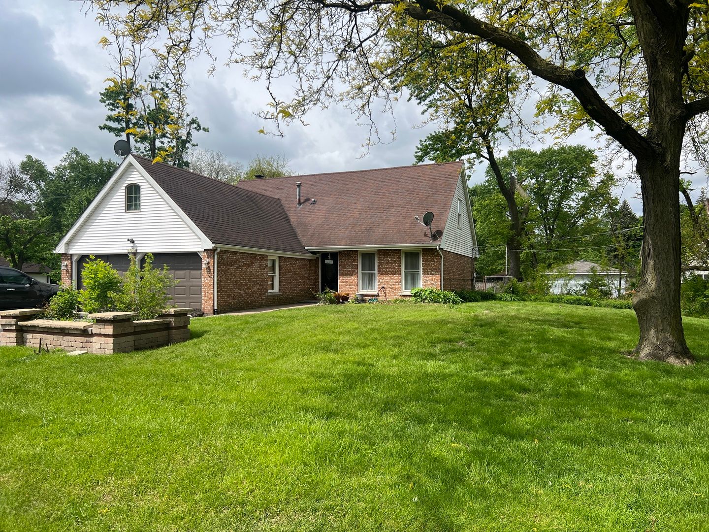 17208 Loomis Avenue — East Hazel Crest, IL 60429