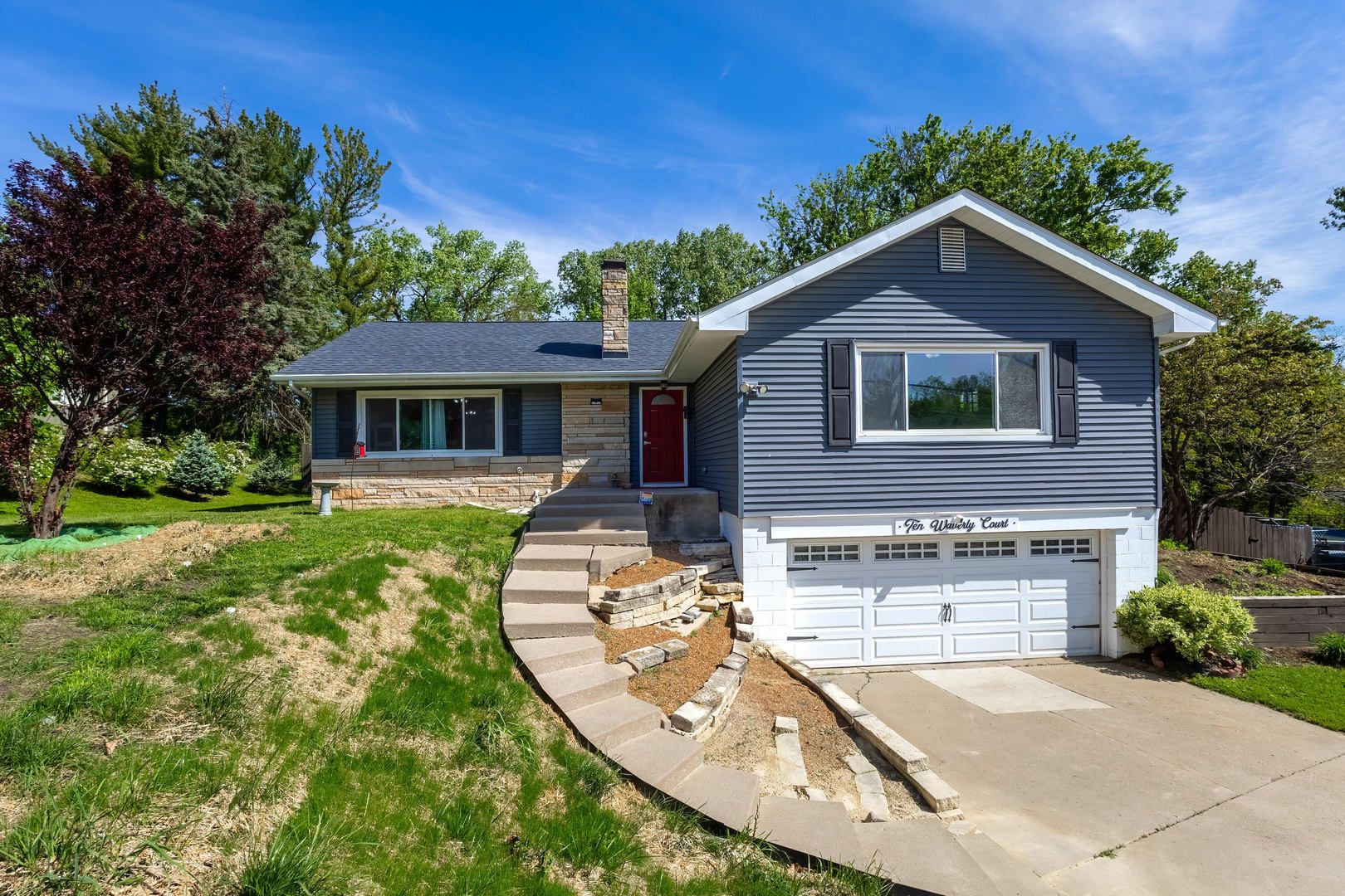 10 Waverly Court — Davenport, IA 52804