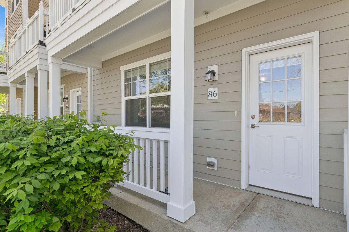 86 Lakeview Place, Lake Zurich, IL 60047