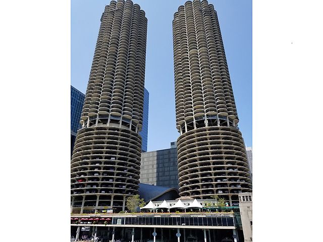 300 State Street, Chicago, IL 60654