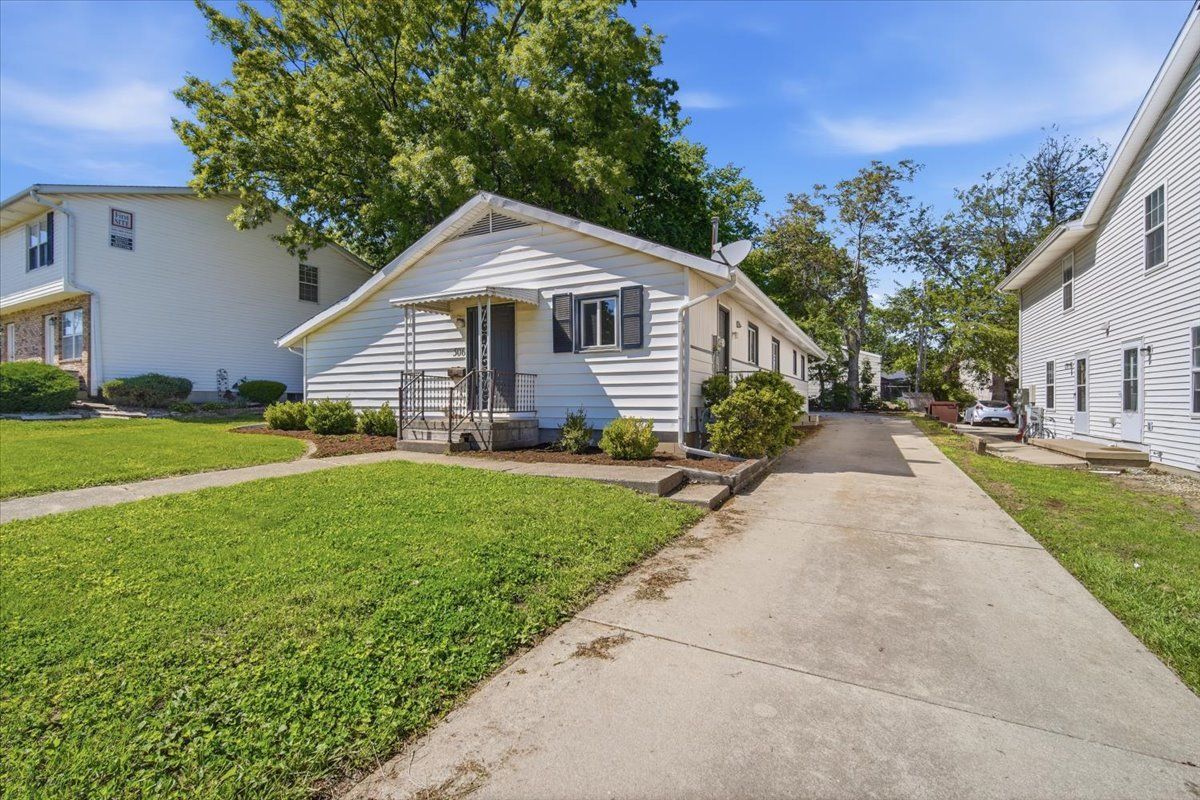 506 College Avenue, Normal, IL 61761