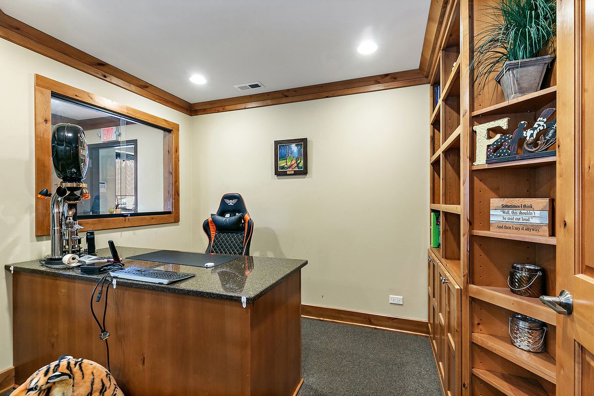 370 E Prairie Street #13, Crystal Lake, IL 60014