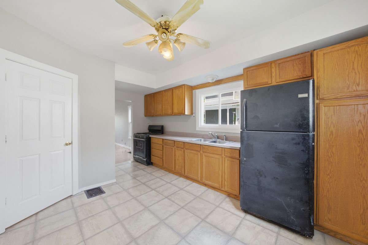 427 W Marion Street, Joliet, IL 60436
