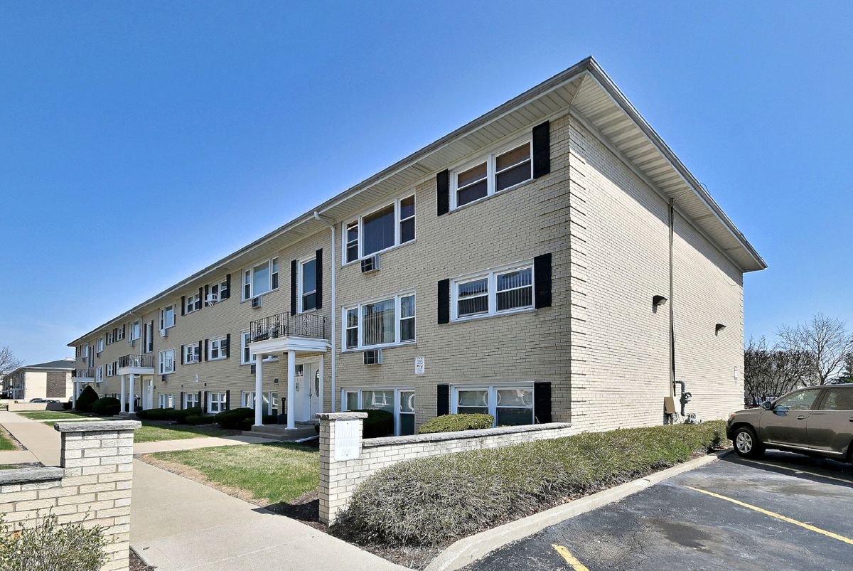 4932 N Leonard Drive #2A, Norridge, IL 60706