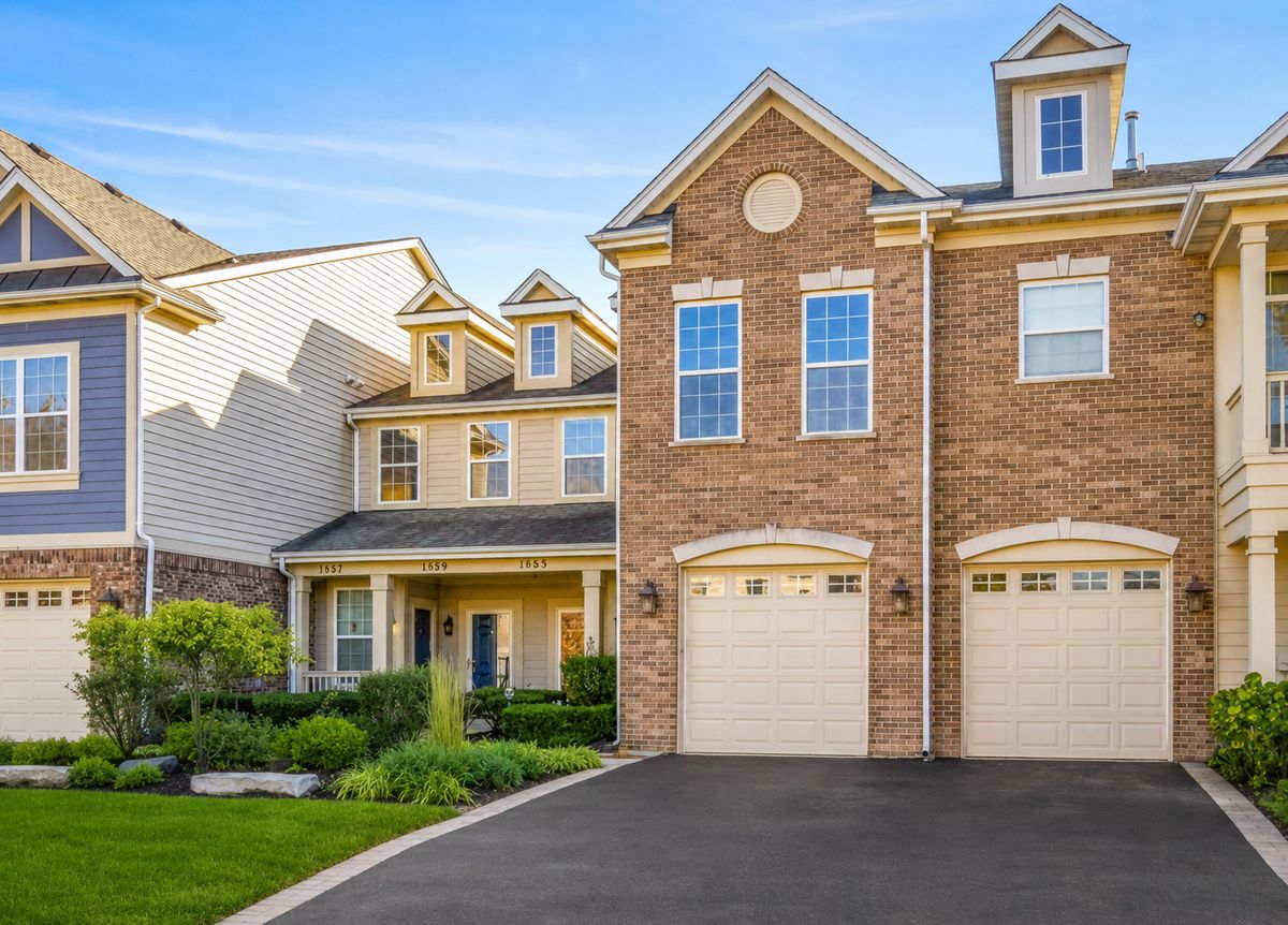 1361 Scarboro Road, Schaumburg, IL 60193