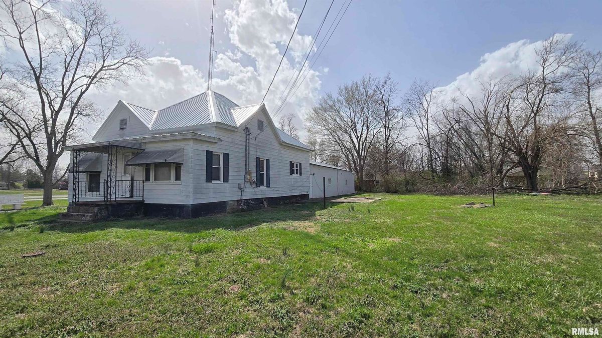 205 SHAW Street, Harrisburg, IL 62946
