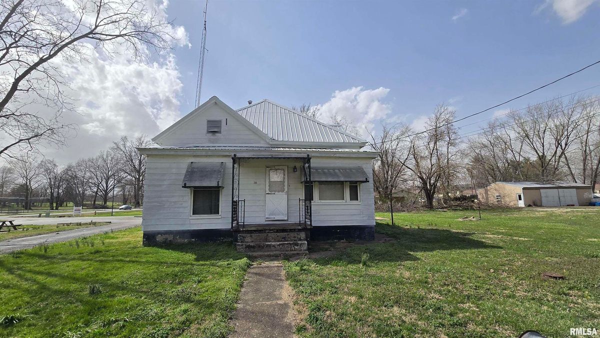 205 SHAW Street, Harrisburg, IL 62946