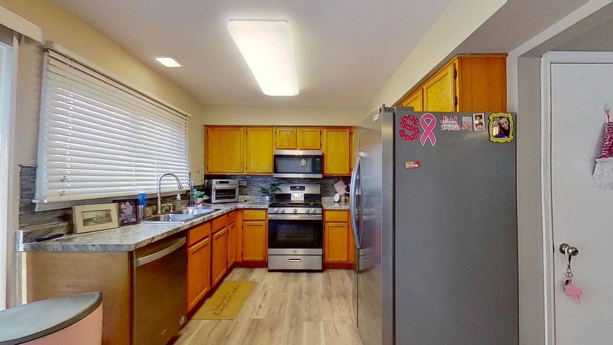772 Colorado Court #772, Carol Stream, IL 60188