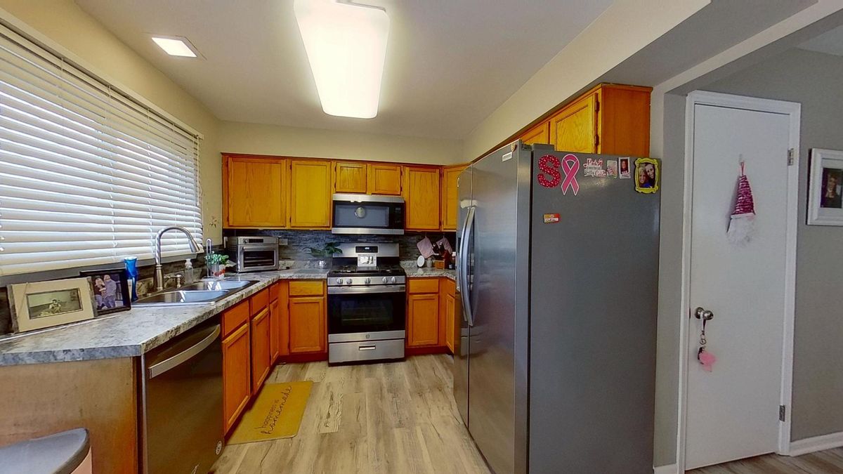 772 Colorado Court #772, Carol Stream, IL 60188