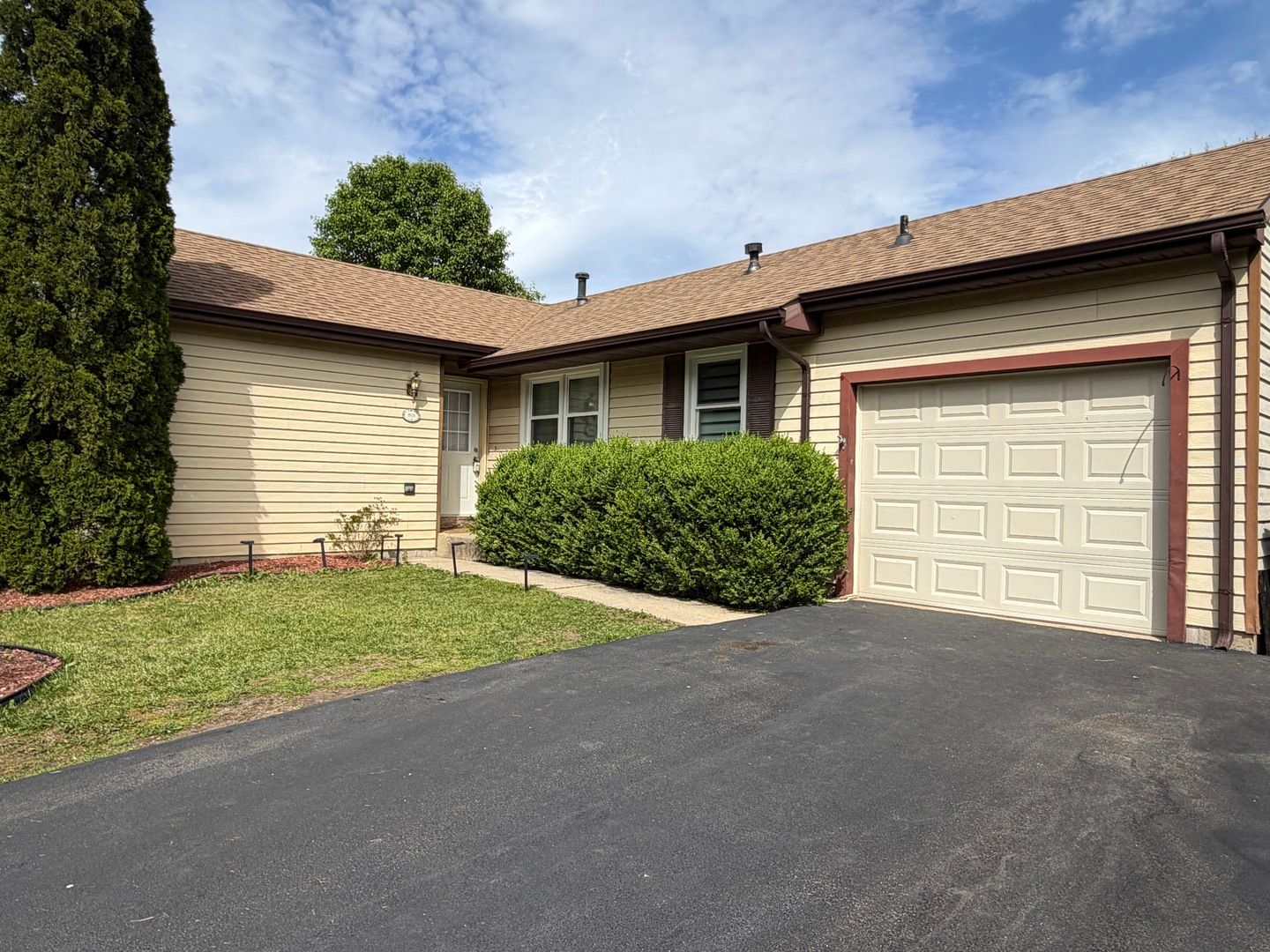 1900 Stanford Drive — Naperville, IL 60565