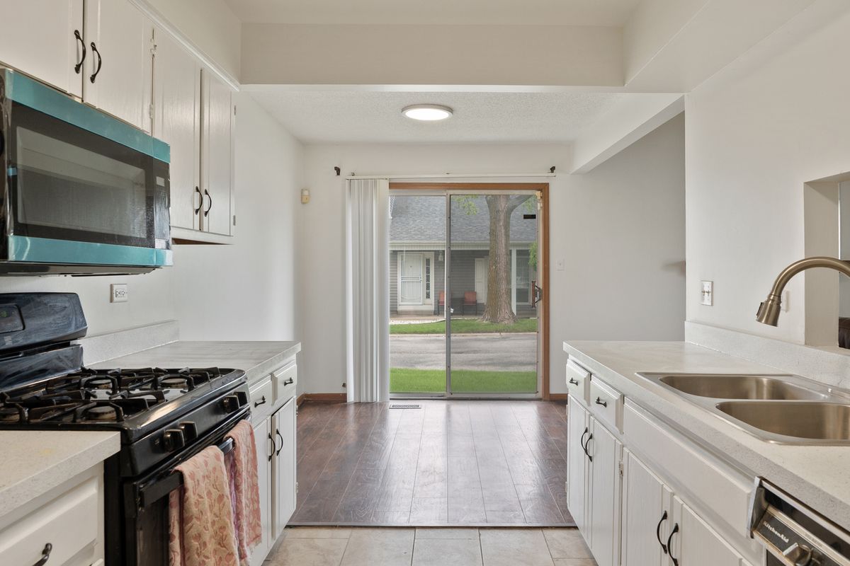 19401 Hickory Place, Country Club Hills, IL 60478
