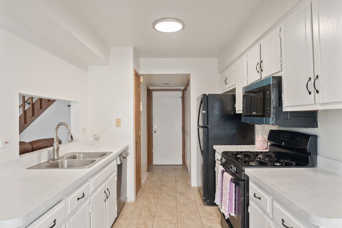 19401 Hickory Place, Country Club Hills, IL 60478