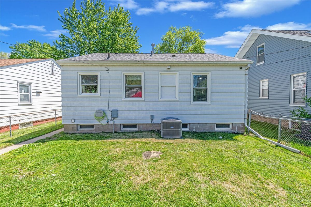 3118 9 1/2 Street, Rock Island, IL 61201