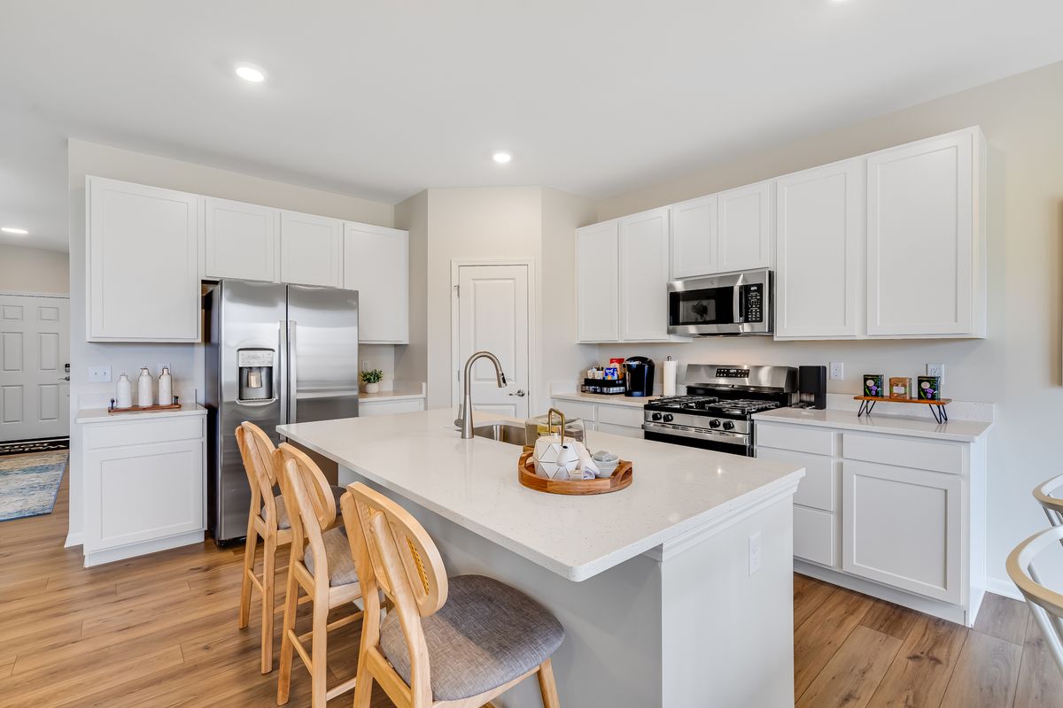 2851 McMurtrie Way, Yorkville, IL 60560