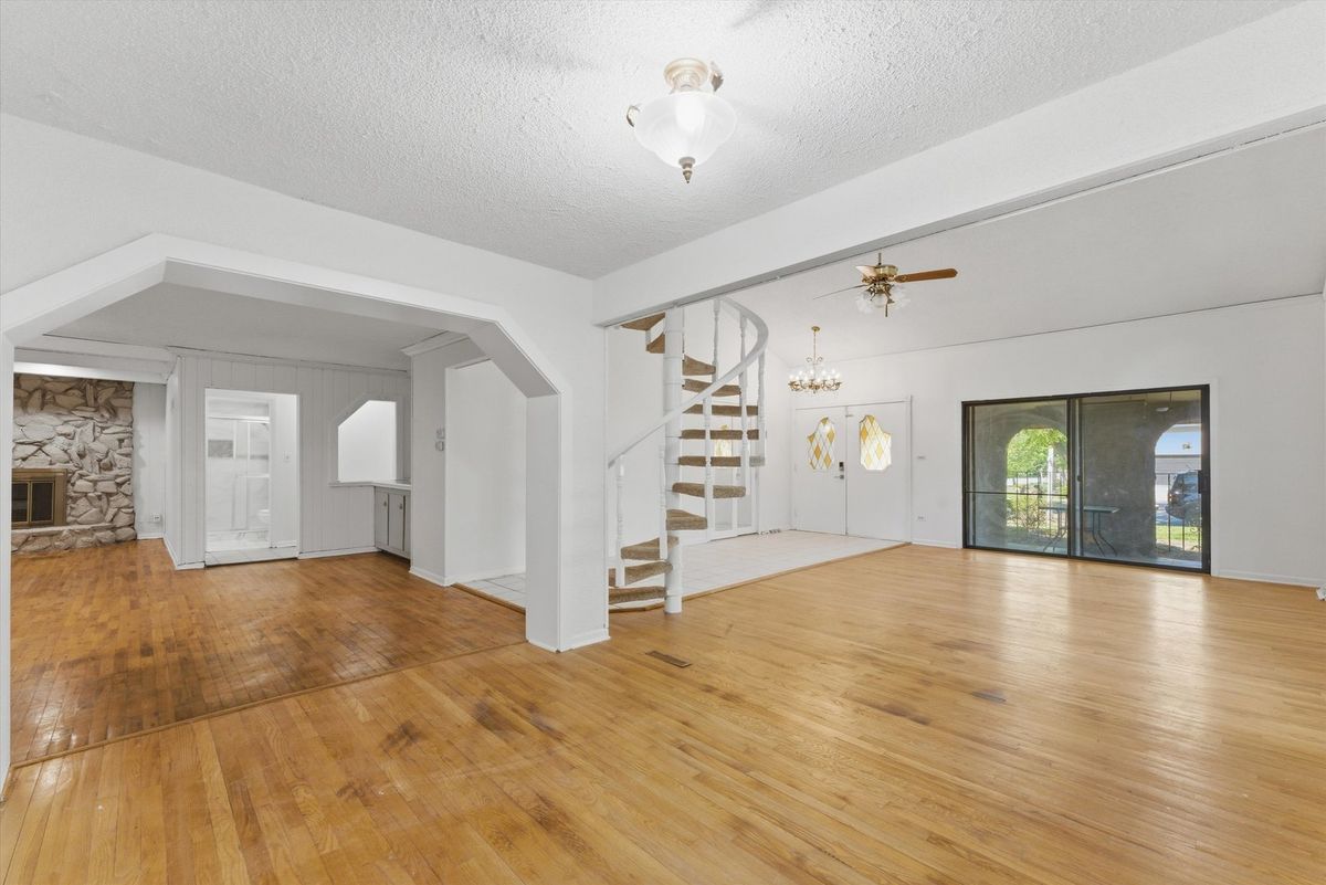 16861 Thackery Avenue, Oak Forest, IL 60452