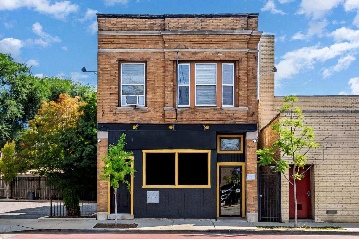 3243 N Western Avenue — Chicago, IL 60618