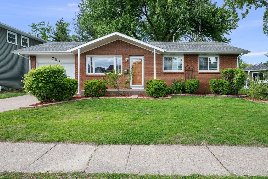 766 43rd Street, Davenport, IA 52806