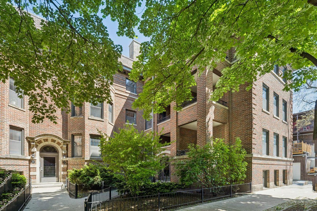 916 Schubert Avenue, Chicago, IL 60614