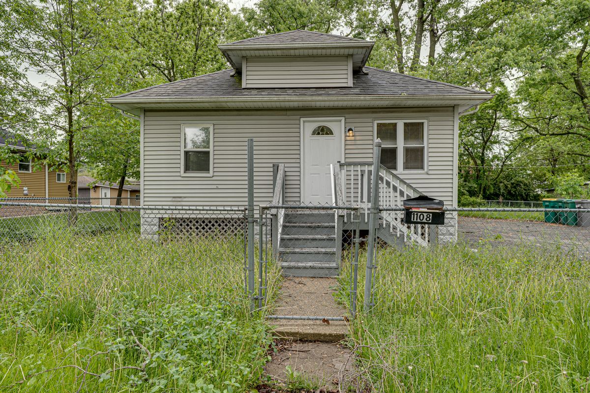 1108 Magnolia Avenue, Joliet, IL 60432