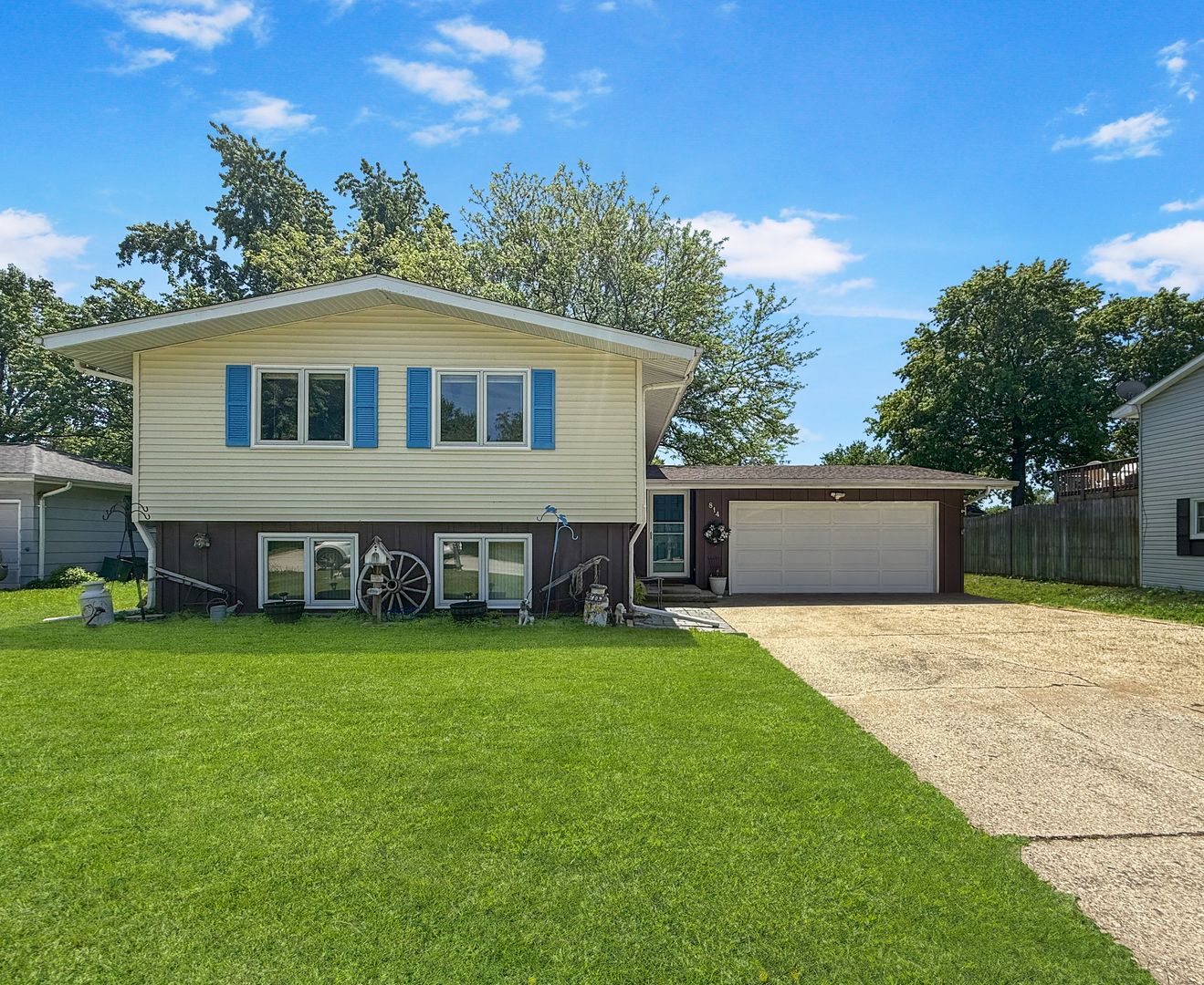 814 Pinecrest Drive — Rantoul, IL 61866