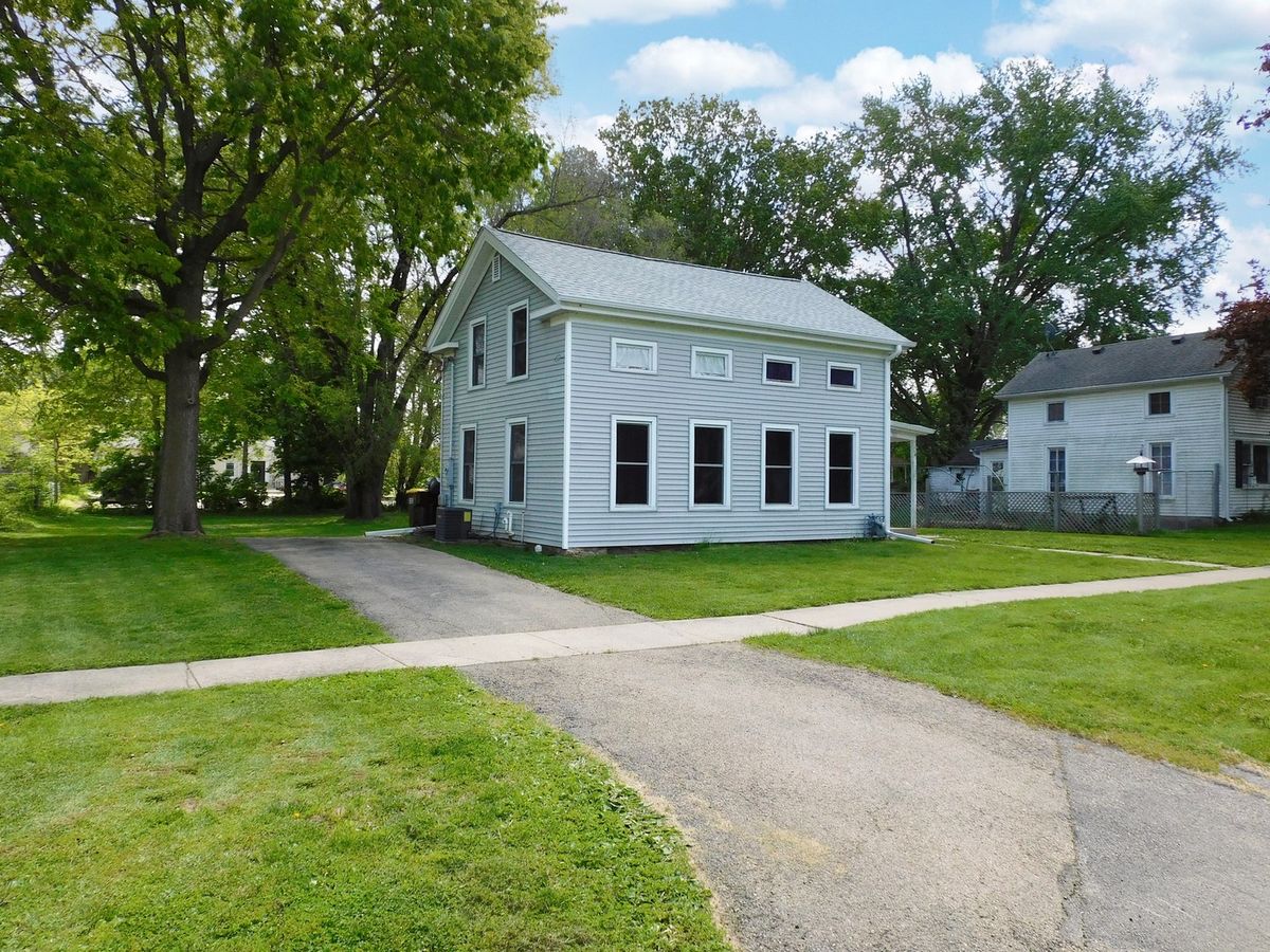 307 N 5th Street, Oregon, IL 61061