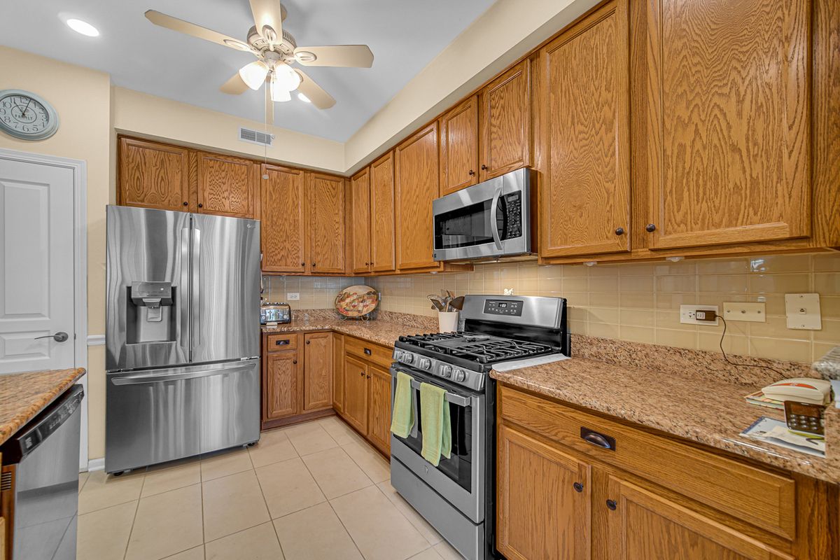 13528 Bonaire Road, Huntley, IL 60142