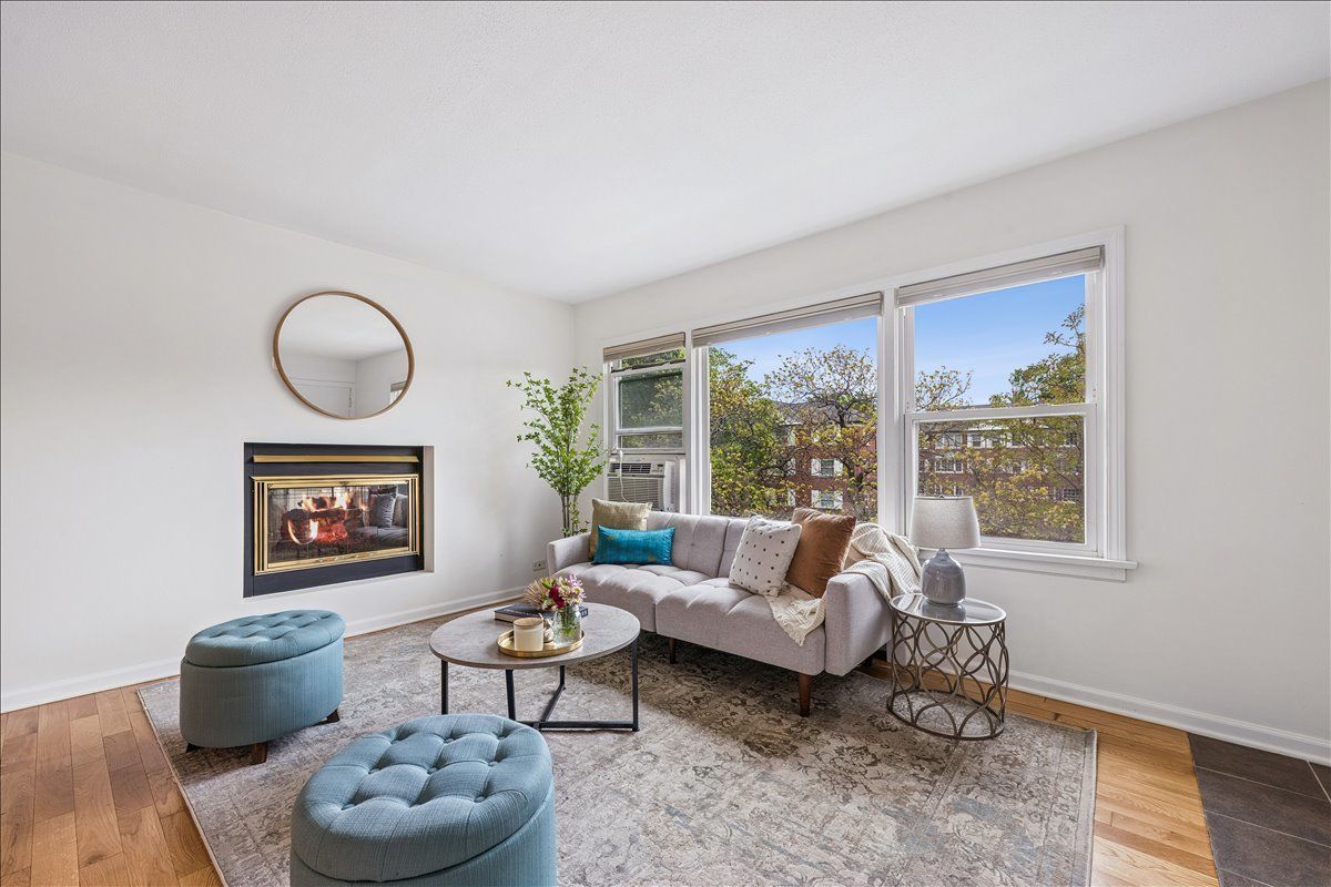 2221 Central Street #3E, Evanston, IL 60201