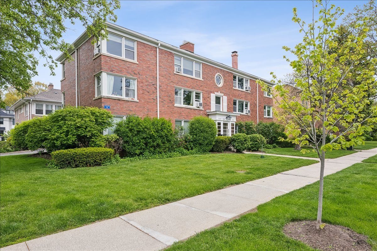 2221 Central Street #3E, Evanston, IL 60201