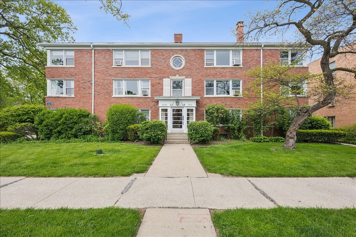 2221 Central Street #3E, Evanston, IL 60201