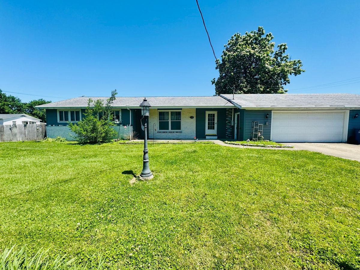 1110 8th Street, Benton, IL 62812