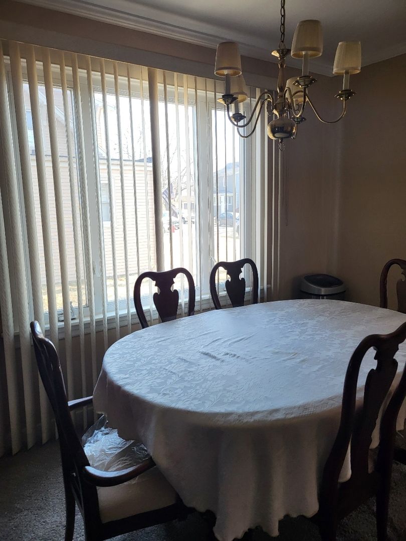 7710 W 66th Street, Bedford Park, IL 60501