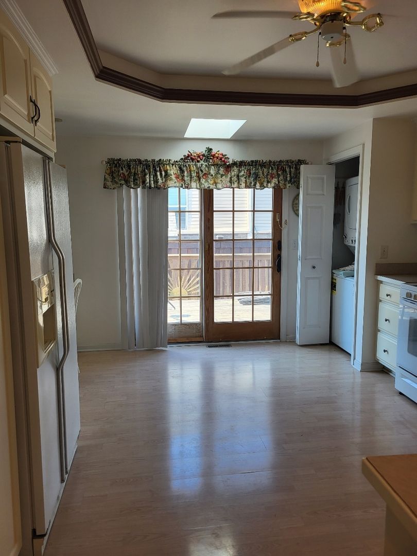 7710 W 66th Street, Bedford Park, IL 60501
