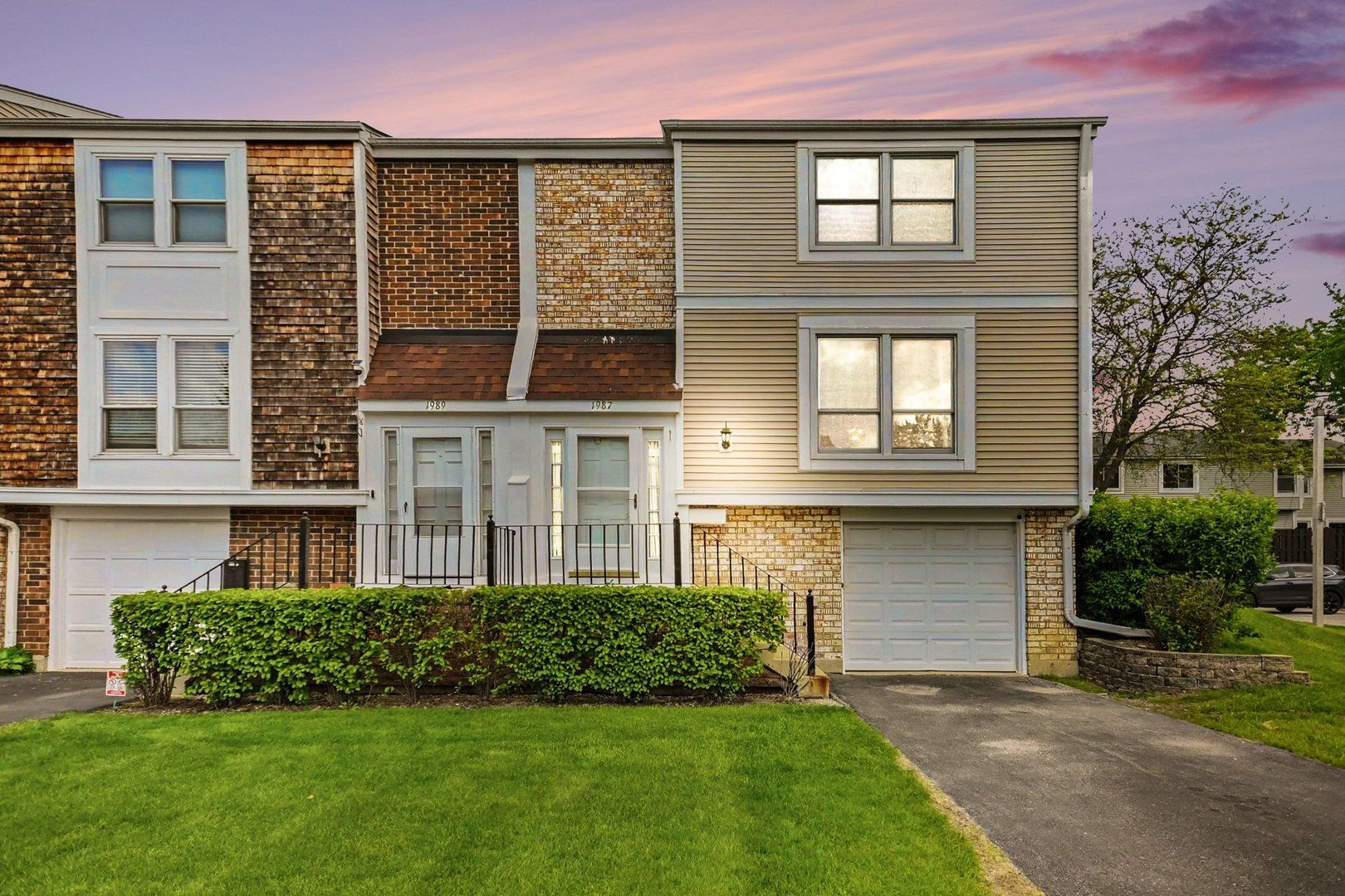 1987 Oxford Lane — Hoffman Estates, IL 60169