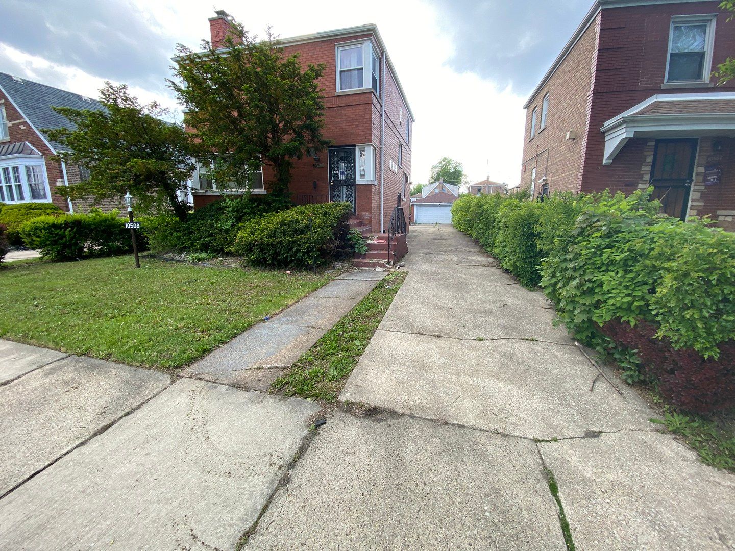 10508 S Forest Avenue — Chicago, IL 60628