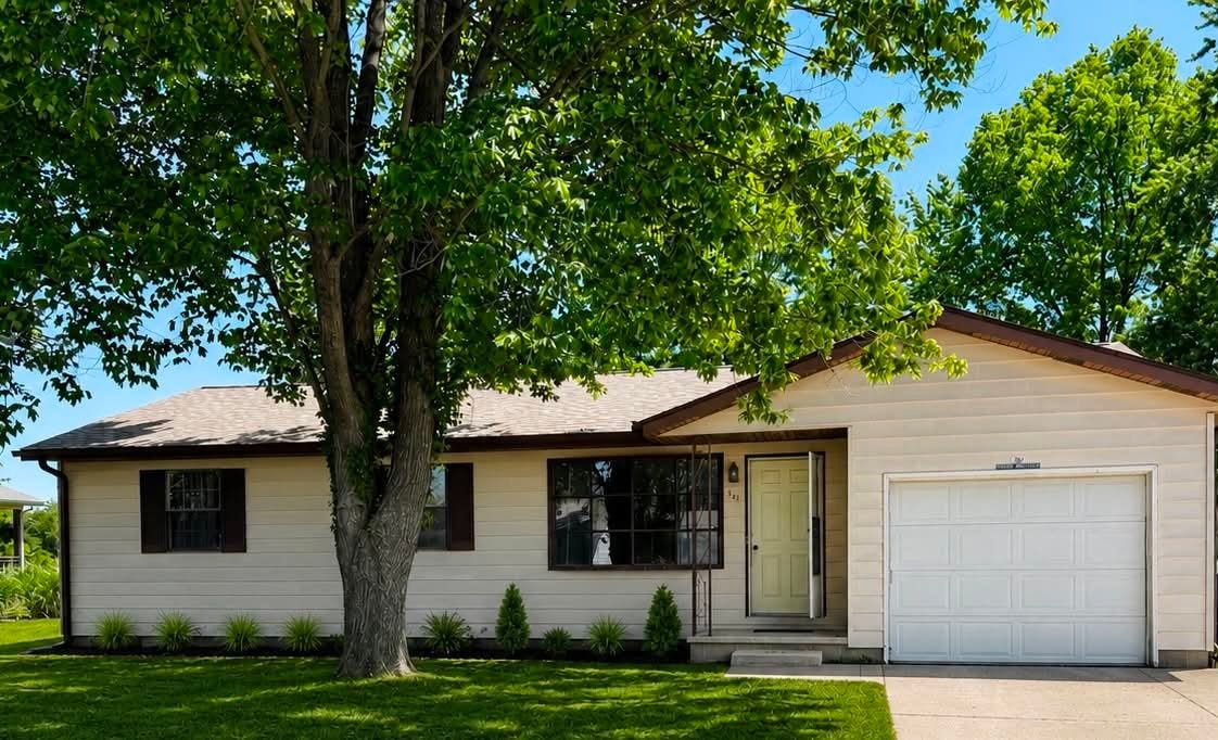 502 Prairie View Drive, Salem, IL 62881