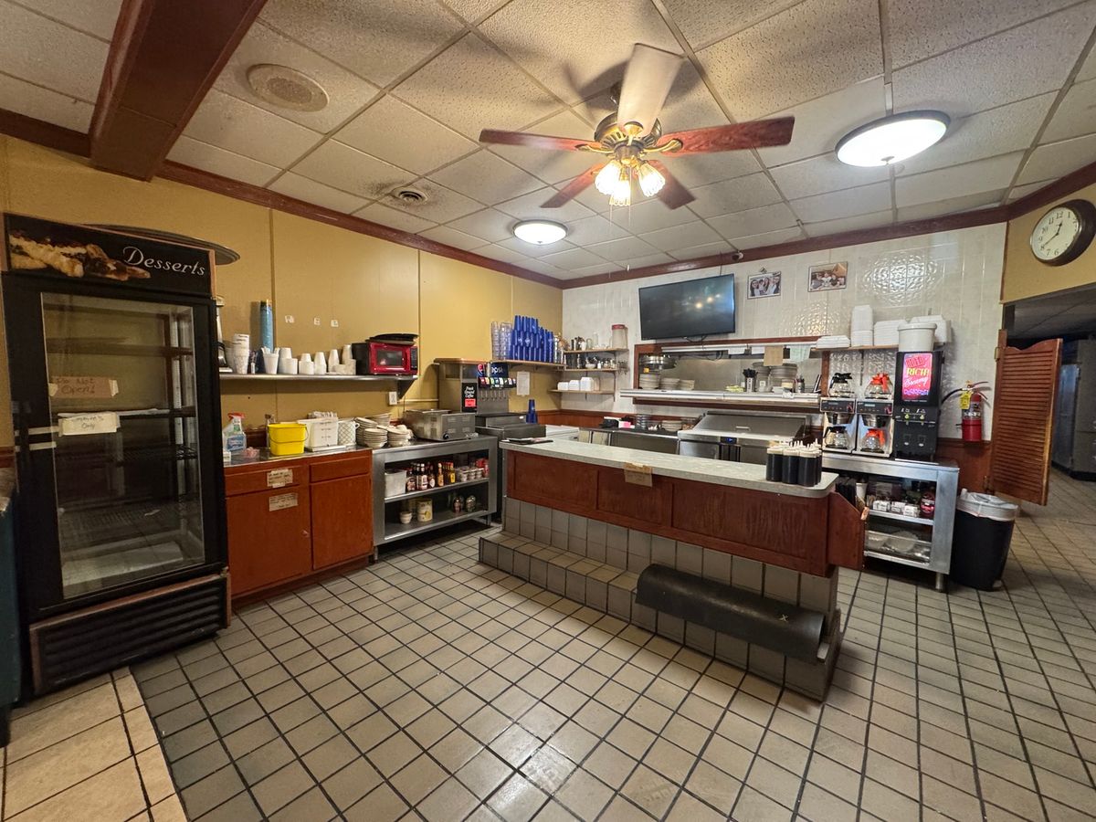 213 S College Avenue, Aledo, IL 61231