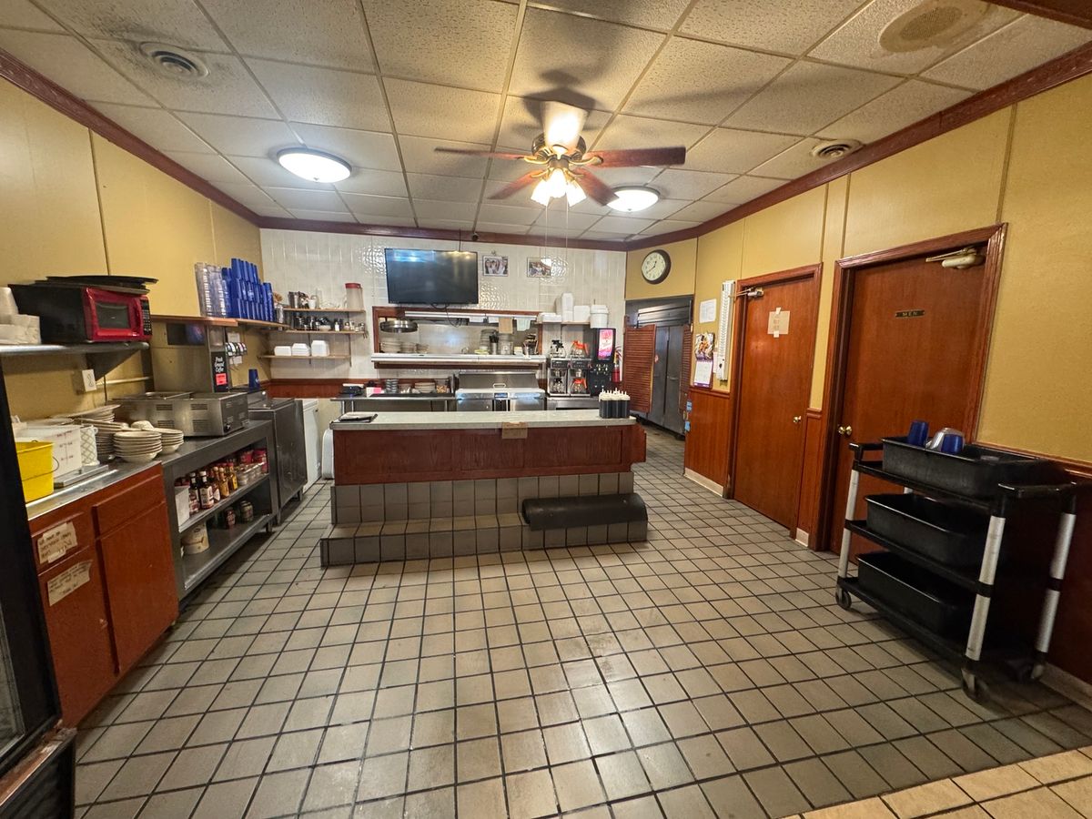 213 S College Avenue, Aledo, IL 61231