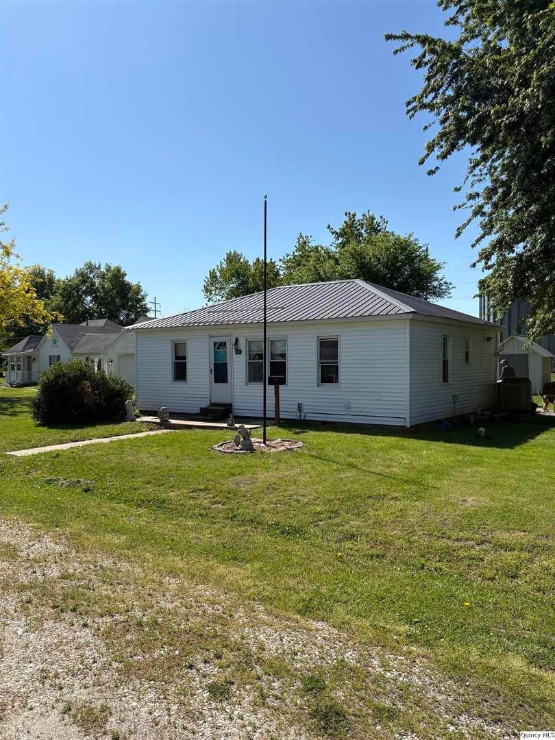 204 Main Cross, Timewell, IL 62375