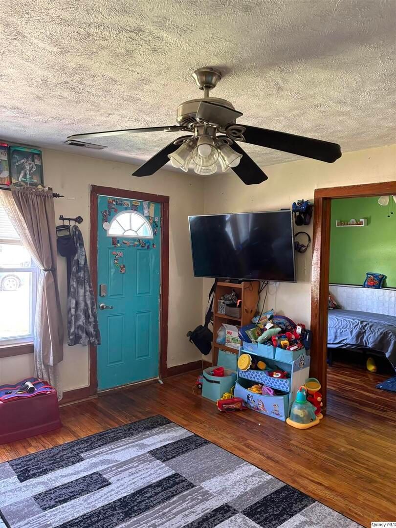 204 Main Cross, Timewell, IL 62375