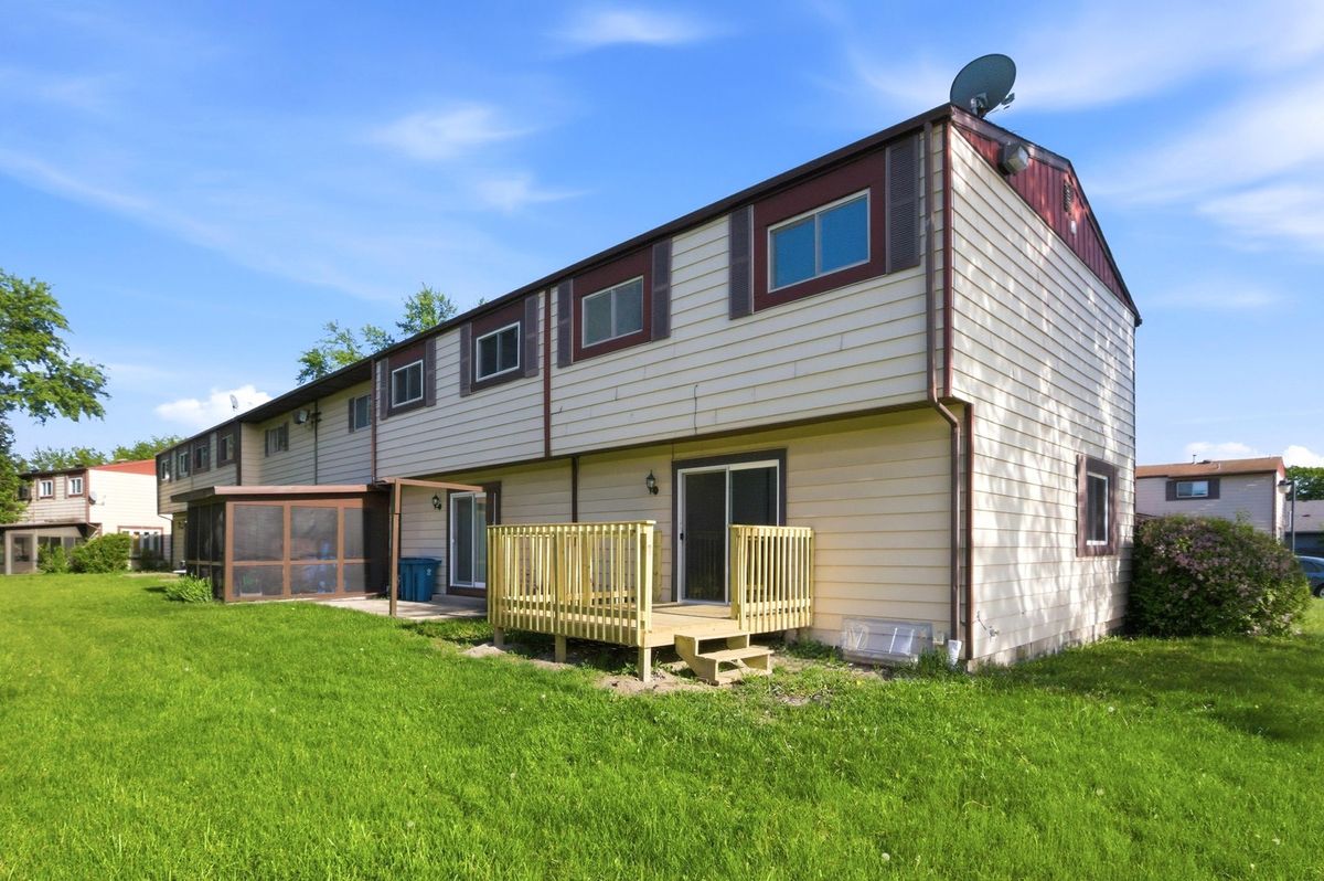 1213 Cedarwood Drive #A, Crest Hill, IL 60403